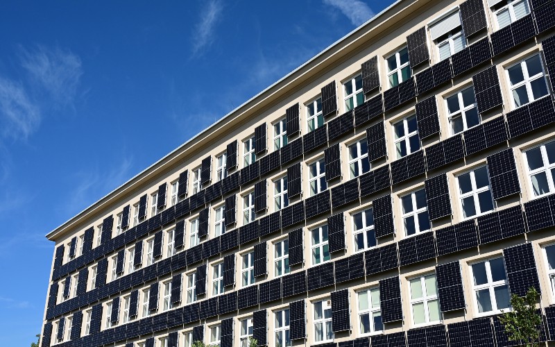 découvrez l'importance du recyclage des fenêtres photovoltaïques pour une énergie durable. apprenez comment transformer ces matériaux en ressources précieuses, réduire les déchets et contribuer à la protection de l'environnement tout en favorisant l'innovation dans le secteur des énergies renouvelables.
