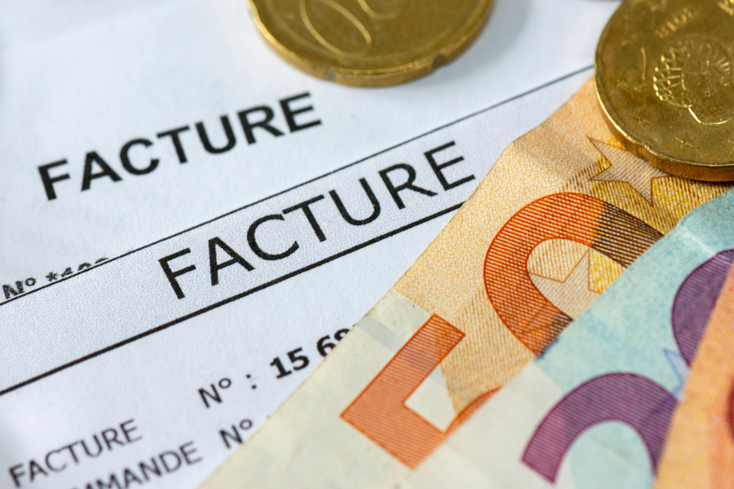 découvrez tout ce qu'il faut savoir sur les impôts liés à la consommation d'électricité. informez-vous sur les exonérations, les taux applicables et les droits des consommateurs pour mieux gérer vos dépenses énergétiques.