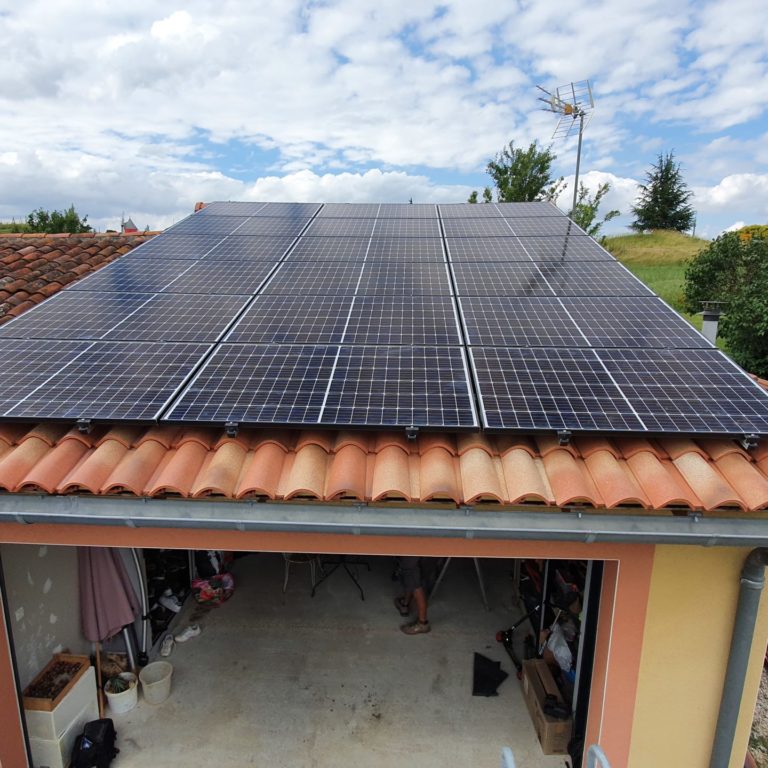 découvrez comment installer un toit photovoltaïque pour produire votre propre énergie solaire et réduire vos factures d'électricité. profitez des avantages écologiques et économiques d'une solution innovante et durable.
