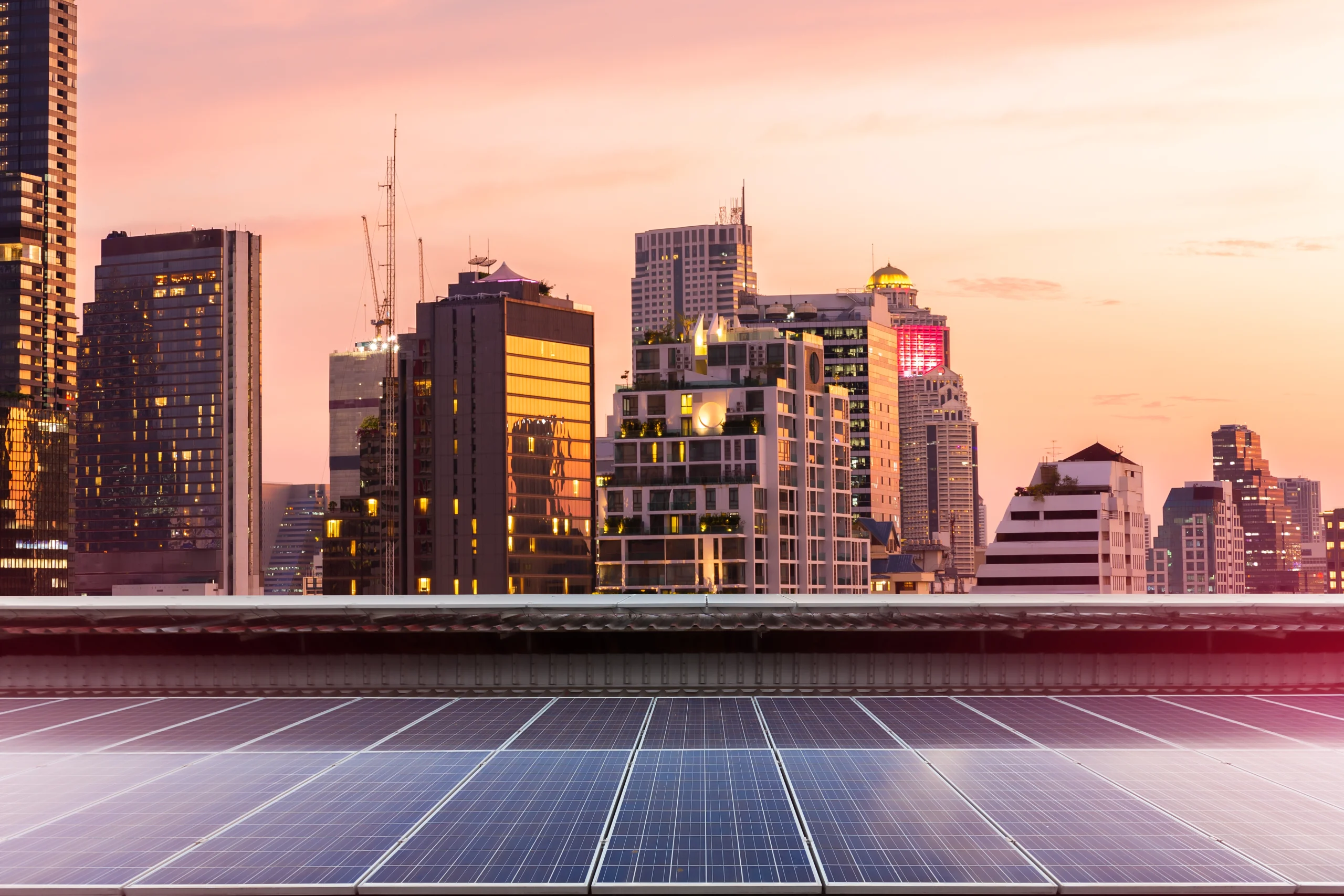 découvrez les réglementations essentielles concernant les toits photovoltaïques urbains. informez-vous sur les normes, les incitations et les obligations à respecter pour optimiser l'utilisation de l'énergie solaire en milieu urbain.