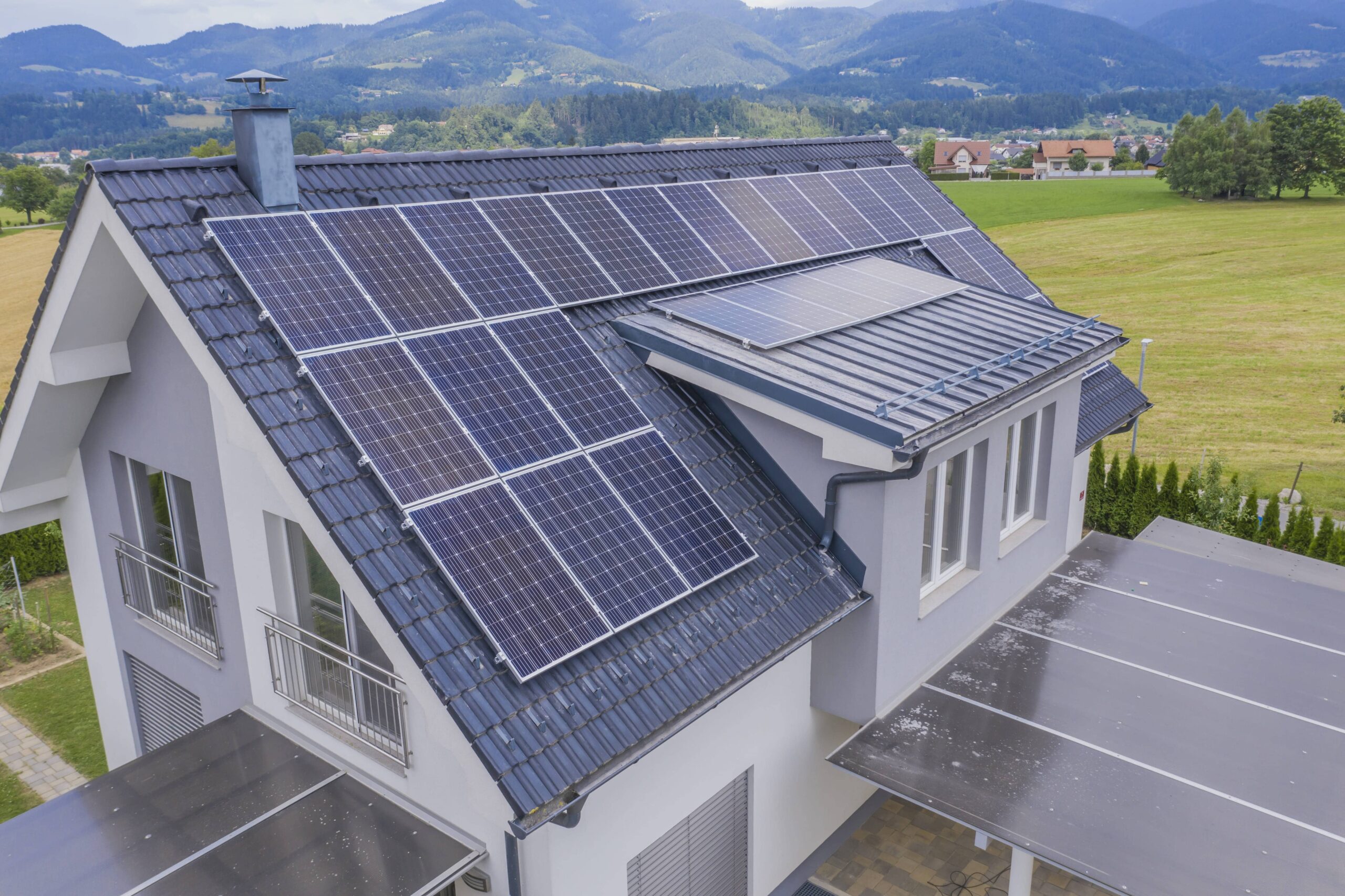 découvrez les impacts environnementaux des fenêtres photovoltaïques, une technologie innovante qui combine esthétique et production d'énergie renouvelable. cette article explore les avantages écologiques, les enjeux de fabrication et la durabilité de ces solutions pour un habitat respectueux de l'environnement.