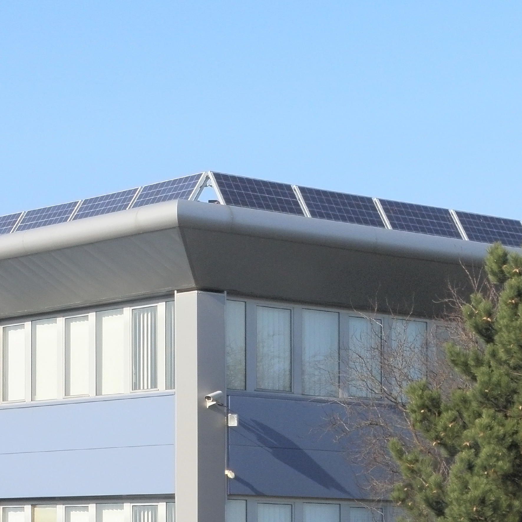découvrez les nombreux avantages d'un toit photovoltaïque : réduction des factures d'électricité, respect de l'environnement, valorisation de votre bien immobilier et indépendance énergétique. optez pour une solution durable et économique en investissant dans l'énergie solaire!