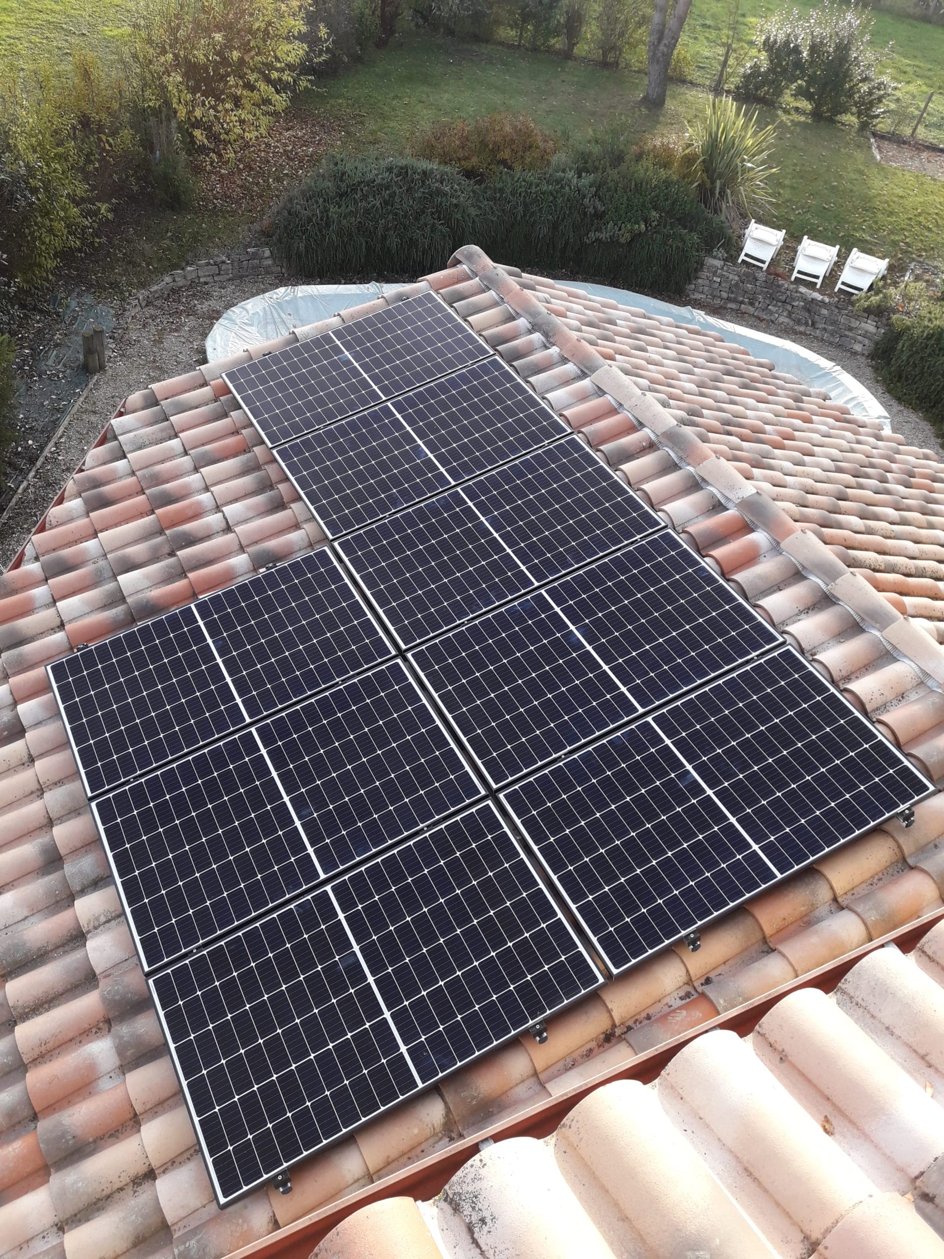 découvrez les prix au m² des tuiles photovoltaïques et optimisez votre investissement énergétique. comparez les coûts, les avantages et les caractéristiques pour faire le meilleur choix pour votre projet de toiture solaire.