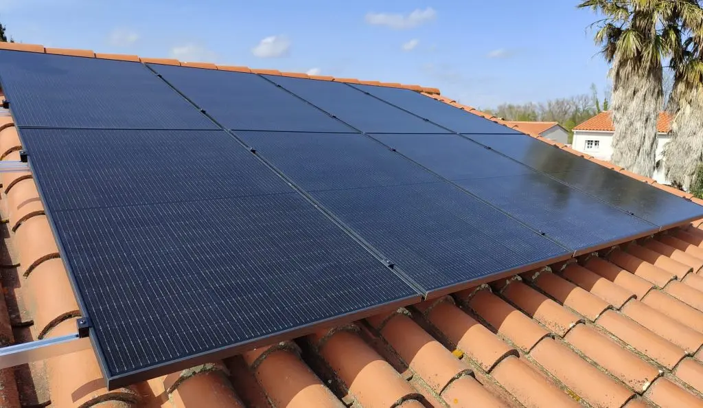 découvrez les aides disponibles pour la mise en place de votre toiture photovoltaïque en france. informez-vous sur les subventions, crédits d'impôt et dispositifs d'accompagnement pour réduire les coûts de votre installation et favoriser la transition énergétique.