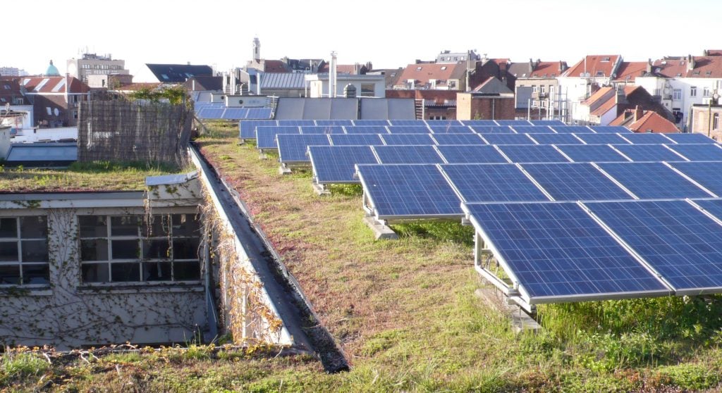 découvrez les nombreux avantages du toit photovoltaïque : production d'énergie renouvelable, réduction des factures d'électricité, valorisation de votre bien immobilier et contribution à la protection de l'environnement. informez-vous sur les solutions écologiques et économiques pour votre maison.