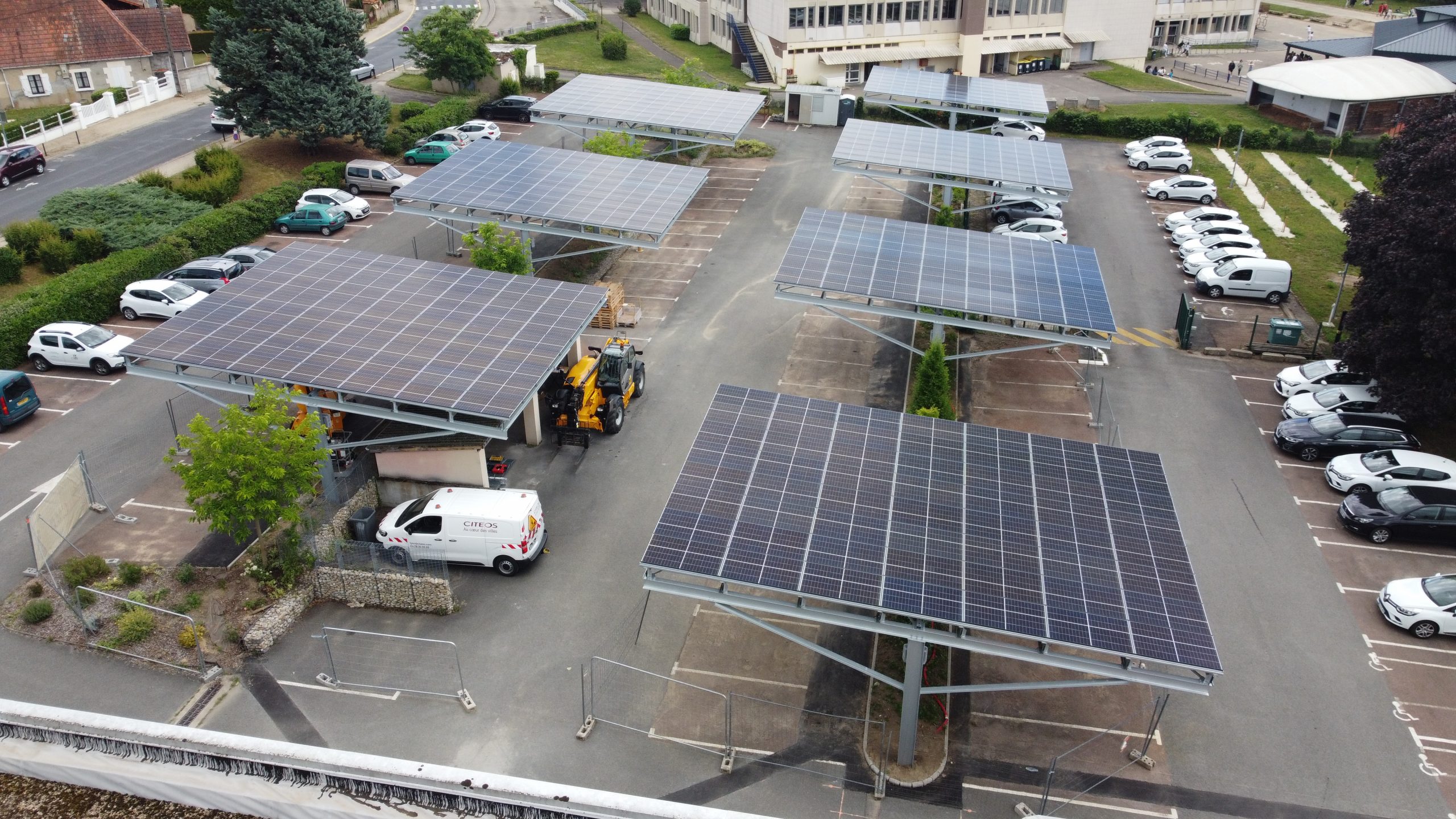 découvrez comment l'avenir des énergies renouvelables transforme le secteur automobile, favorisant des solutions durables et innovantes pour réduire notre empreinte écologique tout en offrant des performances optimales.