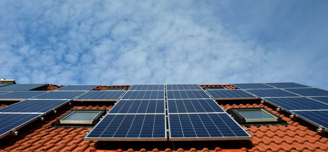 découvrez les nombreux bénéfices écologiques des fenêtres photovoltaïques, qui allient esthétisme et production d'énergie renouvelable. apprenez comment ces innovations contribuent à réduire votre empreinte carbone tout en optimisant le confort de votre habitat.