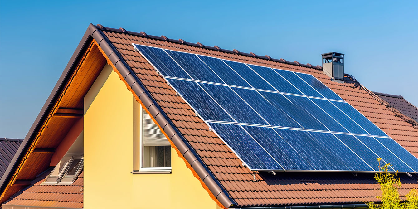découvrez comment choisir la meilleure technologie pour votre toit photovoltaïque. cette guide vous aidera à comprendre les options disponibles, leurs avantages et inconvénients, afin d'optimiser votre production d'énergie solaire et de faire un choix éclairé pour votre maison.