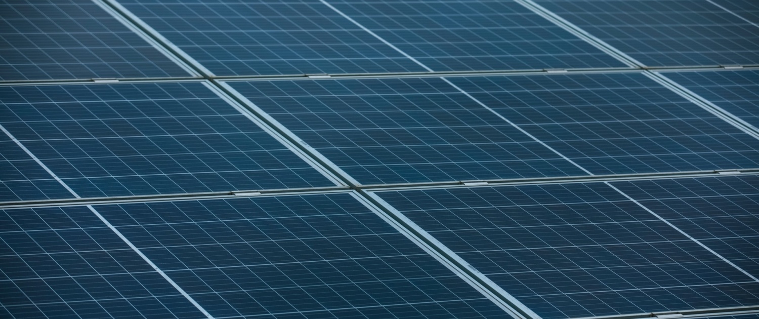 découvrez tout sur le coût photovoltaïque : analyse des dépenses d'installation, des économies à long terme et des aides disponibles pour optimiser votre transition vers l'énergie solaire.