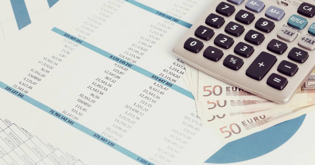 optimisez vos économies d'énergie en découvrant comment déclarer vos panneaux photovoltaïques pour vos impôts. obtenez des conseils pratiques et des informations essentielles sur les déductions fiscales disponibles pour les propriétaires de systèmes solaires en france.