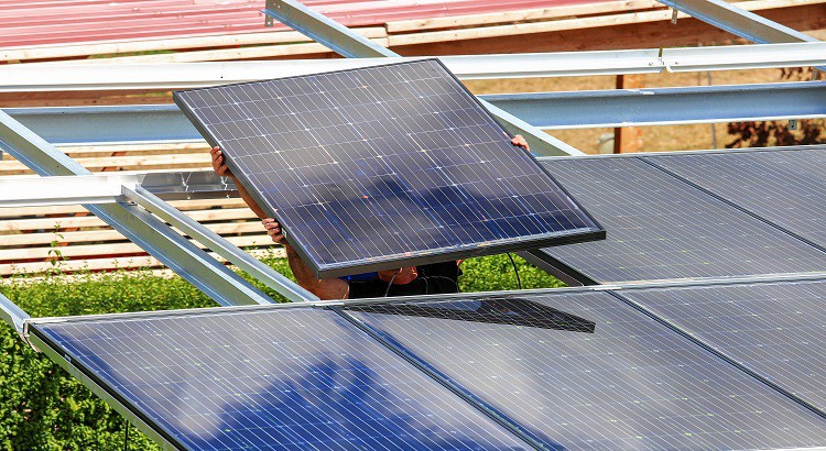 découvrez les différences entre les toits photovoltaïques et thermiques. apprenez comment chaque type de toiture fonctionne, leurs avantages respectifs et lequel est le mieux adapté à vos besoins en énergie solaire.