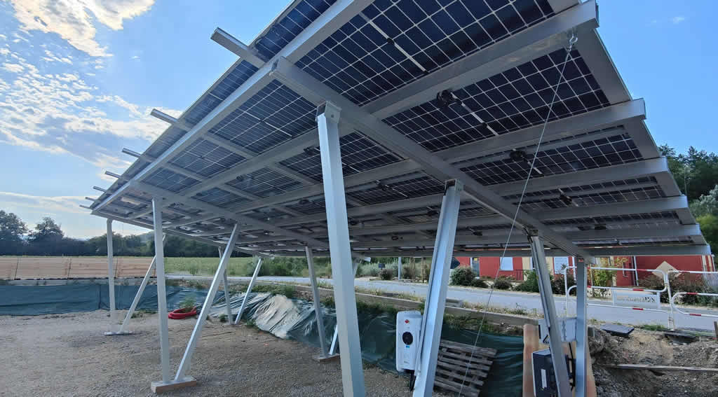 découvrez comment maximiser l'ensoleillement de votre carport photovoltaïque pour optimiser la production d'énergie solaire. transformez votre espace extérieur en une source d'énergie renouvelable efficace et augmentez la valeur de votre propriété.