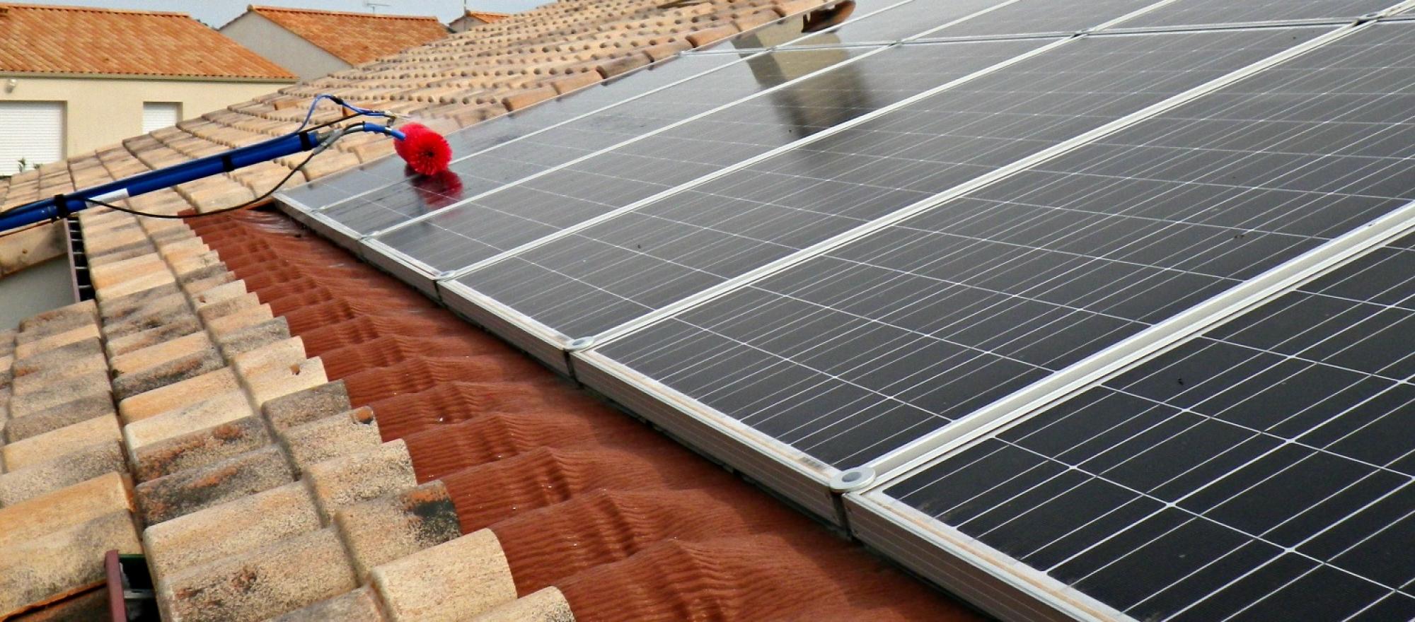 découvrez l'importance de l'entretien de votre toit photovoltaïque pour assurer une performance optimale et prolonger sa durabilité. nos conseils et services professionnels garantissent un système solaire en excellent état, maximisant votre production d'énergie et protégeant votre investissement.