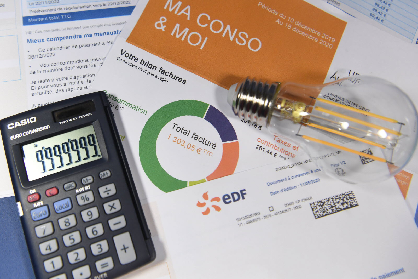 découvrez comment les impôts affectent votre facture d'électricité. informez-vous sur les différentes taxes et prélèvements liés à l'électricité, ainsi que sur les moyens d'optimiser vos dépenses énergétiques.
