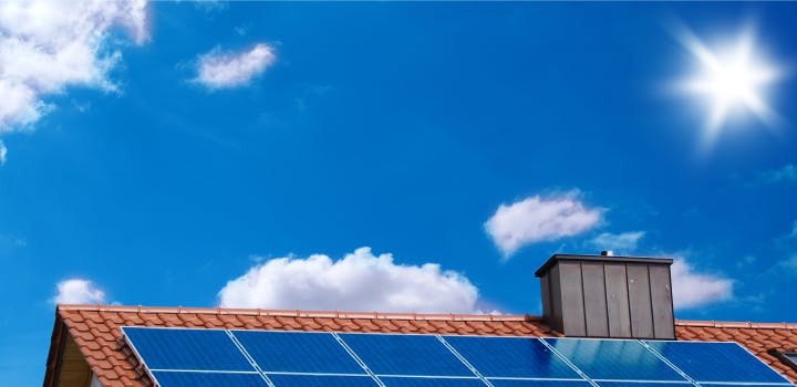 découvrez l'importance de l'inclinaison des panneaux solaires pour optimiser leur performance et maximiser la production d'énergie. apprenez quels sont les meilleurs angles d'inclinaison selon votre région et les conditions climatiques.