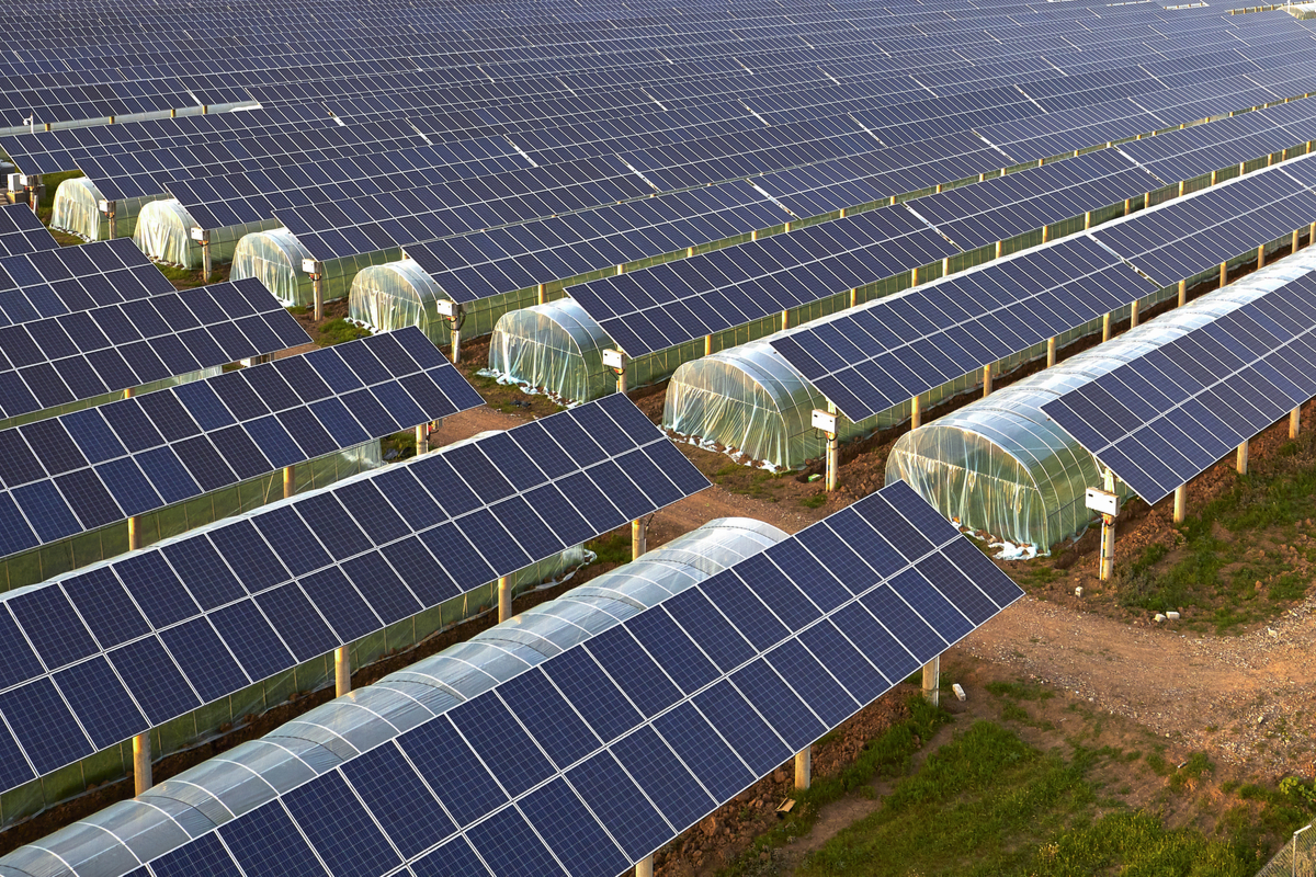 découvrez comment installer un toit photovoltaïque transparent pour optimiser l'énergie solaire tout en préservant l'esthétique de votre maison. profitez d'une solution innovante et efficace pour réduire votre empreinte carbone.