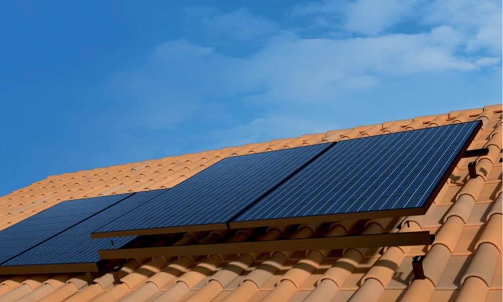 découvrez comment la météo influence la production d'énergie photovoltaïque. optimisez votre installation solaire en comprenant les effets des conditions climatiques sur le rendement des panneaux solaires.