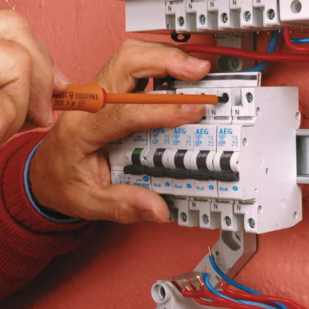 découvrez notre guide complet sur les outils d'installation : conseils, astuces et recommandations pour choisir les meilleurs équipements de bricolage et réussir tous vos projets d'installation, que ce soit pour la maison ou le jardin.