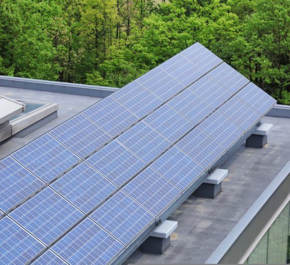 découvrez les avantages des panneaux photovoltaïques sur toit plat : une solution efficace pour produire votre propre électricité, optimiser vos espaces, et contribuer à la transition énergétique. apprenez comment installer ces systèmes et maximiser leurs performances.