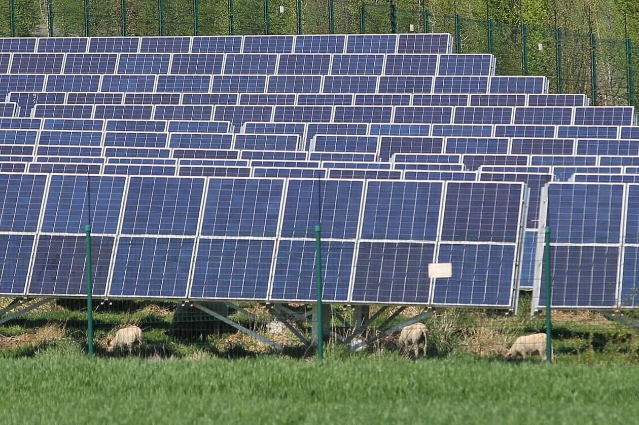 découvrez comment les panneaux solaires fermiers transforment l'agriculture durable en fournissant une énergie renouvelable efficace, tout en réduisant les coûts et en préservant l'environnement. optez pour une solution énergétique innovante pour votre exploitation.