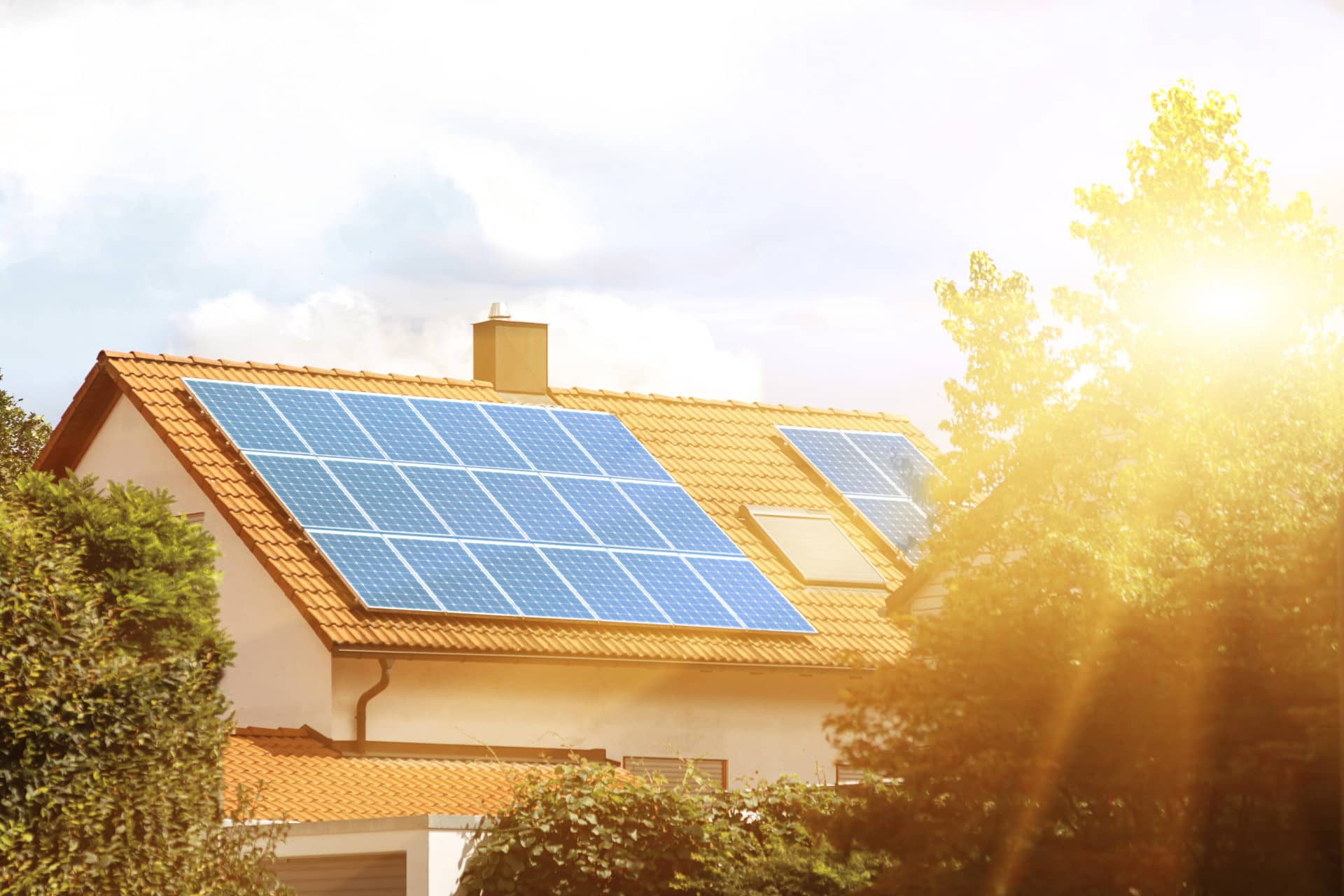découvrez comment installer des panneaux solaires sur une maison de 150m2 pour réduire vos factures d'énergie et contribuer à la protection de l'environnement. informez-vous sur les avantages, le coût, et les aides disponibles pour maximiser votre projet solaire.