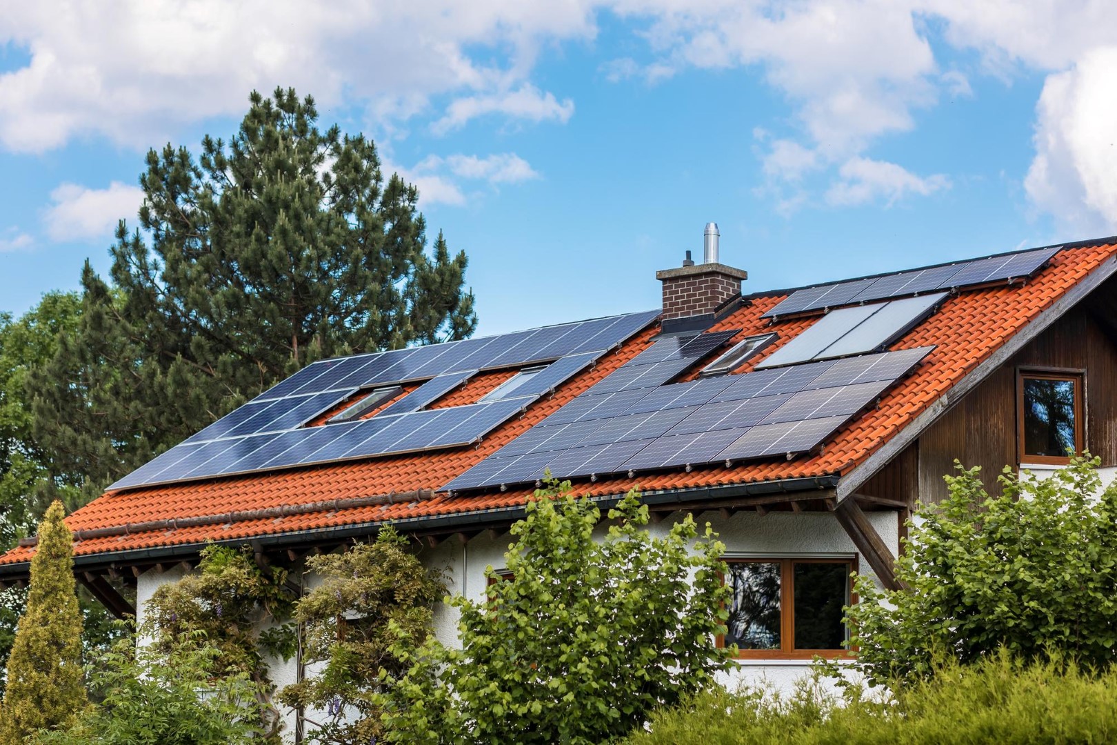découvrez comment transformer votre maison en un espace autonome grâce aux panneaux solaires. optimisez votre consommation d'énergie, réduisez vos factures et adoptez une démarche écologique avec une installation adaptée à vos besoins.