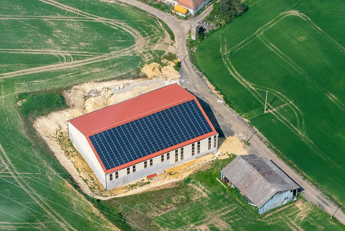 découvrez les prix des panneaux photovoltaïques adaptés aux exploitations agricoles. informez-vous sur les coûts, les subventions disponibles et les avantages économiques d'investir dans l'énergie solaire pour votre agriculture.