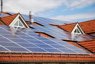 découvrez les prix des panneaux solaires pour une surface de 100 m². comparez les différentes options disponibles et trouvez la solution idéale pour vos besoins énergétiques tout en réalisant des économies sur votre facture d'électricité.