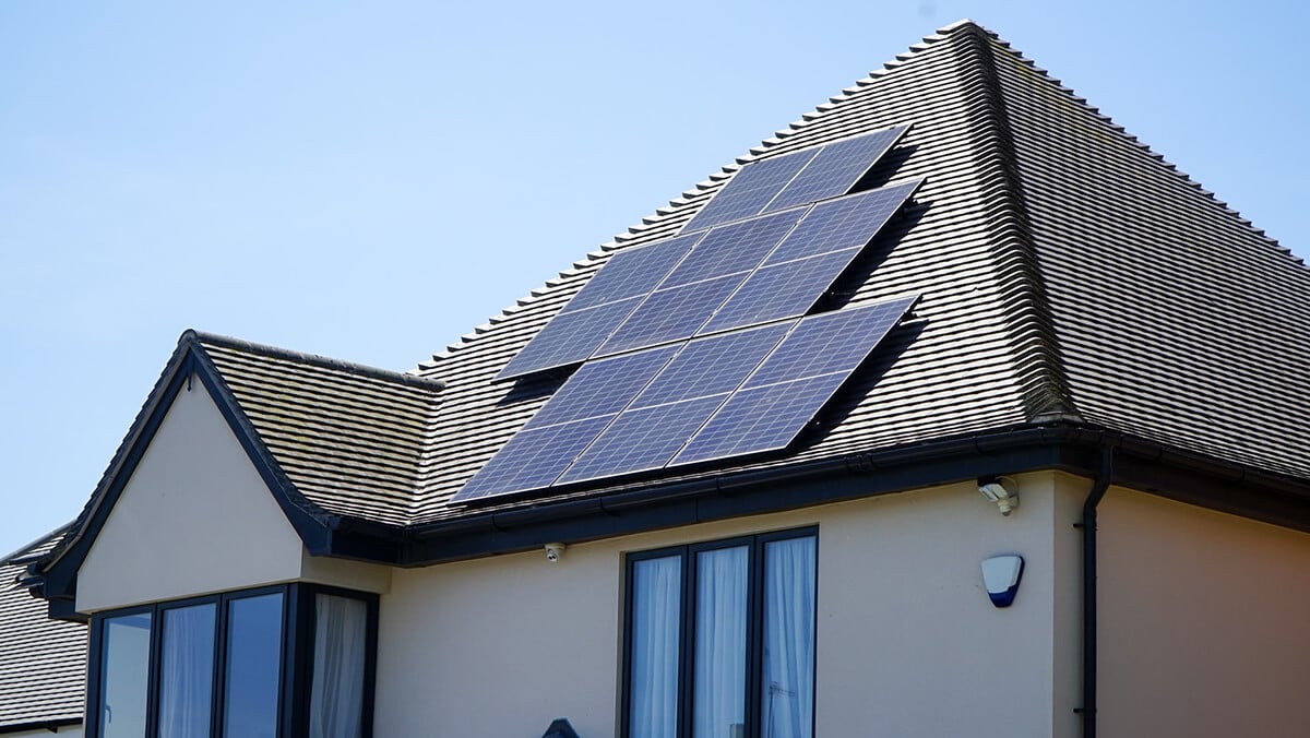 découvrez comment maximiser la rentabilité de vos fenêtres photovoltaïques grâce à des solutions innovantes et des conseils pratiques. informez-vous sur les avantages économiques, les aides disponibles et l'impact environnemental pour faire un choix éclairé.