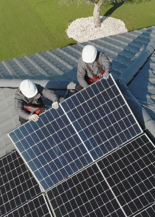 découvrez comment devenir le roi du toit photovoltaïque en optimisant l'installation de panneaux solaires pour maximiser votre production d'énergie et réduire vos factures d'électricité. apprenez les avantages, les économies d'énergie et les meilleures pratiques pour tirer le meilleur parti de votre toit.