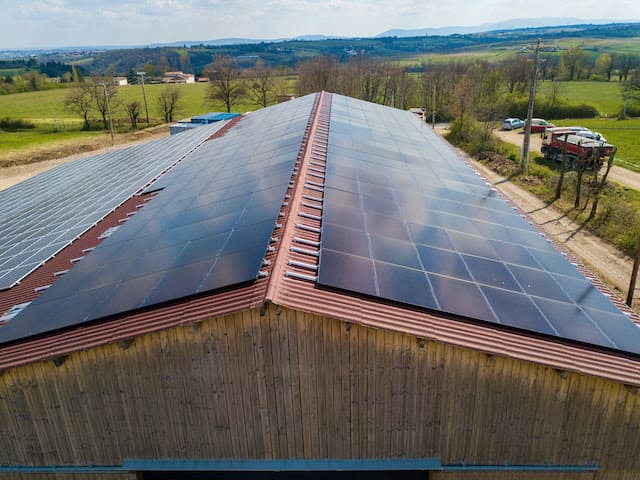 découvrez les avantages d'un toit photovoltaïque gratuit : une solution écologique pour réduire vos factures d'énergie, valoriser votre patrimoine immobilier et contribuer à la transition énergétique. informez-vous sur les différentes aides et subventions disponibles !