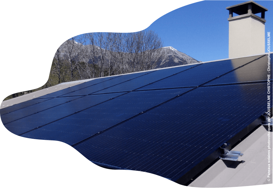 découvrez les avantages d'un toit photovoltaïque transparent : une solution esthétique et innovante qui combine design moderne et production d'énergie renouvelable, transformant votre maison en une source d'énergie durable tout en préservant la luminosité naturelle.