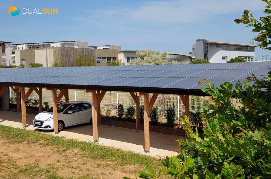 découvrez comment le toit photovoltaïque pour voiture contribue à la transition énergétique, en transformant votre véhicule en source d'énergie renouvelable. explorez les avantages écologiques et économiques d'une mobilité durable grâce à cette innovation qui allie technologie et respect de l'environnement.