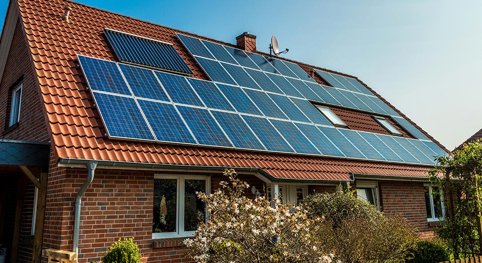 découvrez tout ce qu'il faut savoir sur les toits photovoltaïques : avantages, fonctionnement et prix. informez-vous sur les solutions énergétiques durables et les économies potentielles que vous pouvez réaliser en investissant dans l'énergie solaire.