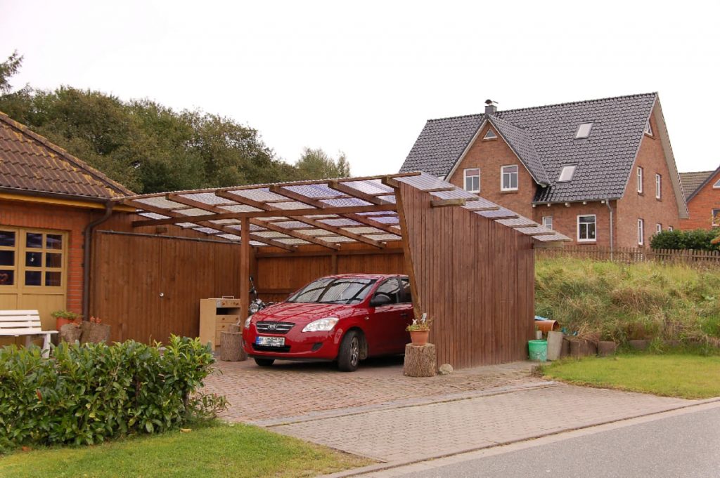 découvrez comment les toits photovoltaïques peuvent alimenter vos voitures électriques grâce à une énergie durable et renouvelable. explorez les avantages écologiques et économiques de l'intégration de panneaux solaires sur votre véhicule et à domicile.