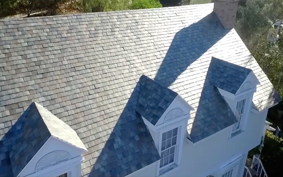 découvrez les tuiles solaires tesla, une solution innovante alliant esthétique et performance énergétique. transformez votre toiture en une source d'énergie renouvelable tout en préservant le style de votre maison.