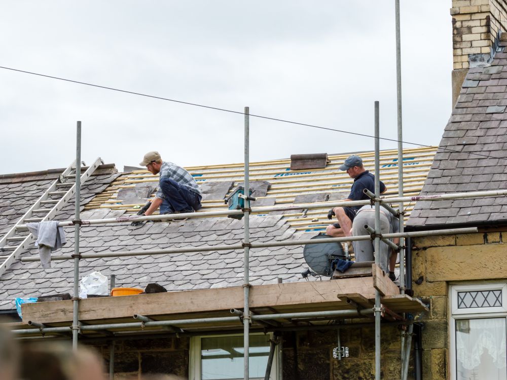 découvrez nos conseils experts pour une rénovation de toiture réussie. apprenez les étapes essentielles, les matériaux à privilégier et les erreurs à éviter pour protéger votre maison tout en améliorant son esthétique.