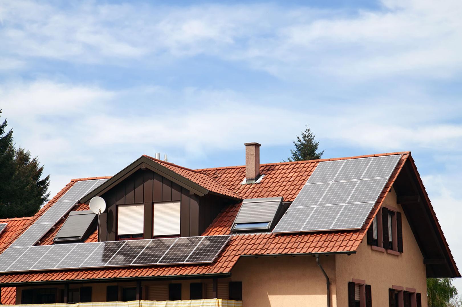 découvrez des ardoises photovoltaïques durables et esthétiques, alliant performance énergétique et respect de l'environnement. transformez votre toiture en une source d'énergie renouvelable tout en préservant le charme de votre maison.