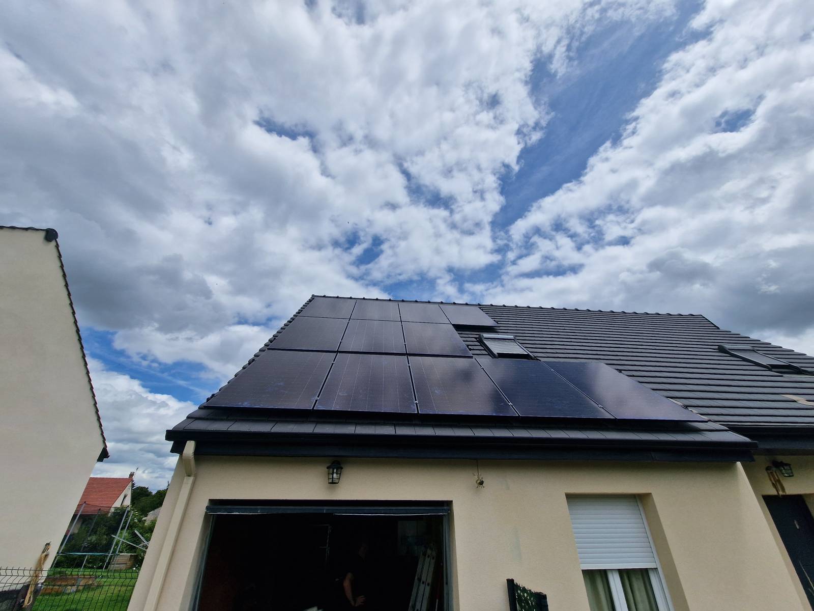 découvrez comment l'énergie durable photovoltaïque transforme notre rapport à l'énergie en offrant des solutions écologiques et efficaces. explorez les avantages des panneaux solaires, réduisez votre empreinte carbone et contribuez à un avenir plus vert.