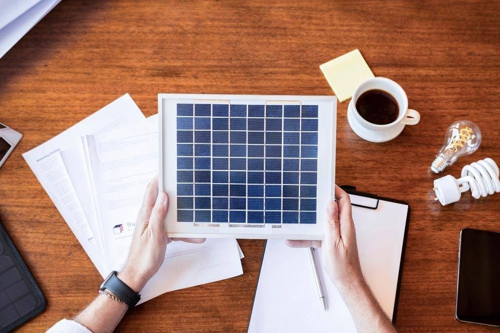 découvrez tout ce qu'il faut savoir sur l'autorisation des panneaux solaires en france : démarches à suivre, réglementations en vigueur et conseils pour optimiser votre projet d'énergie solaire.