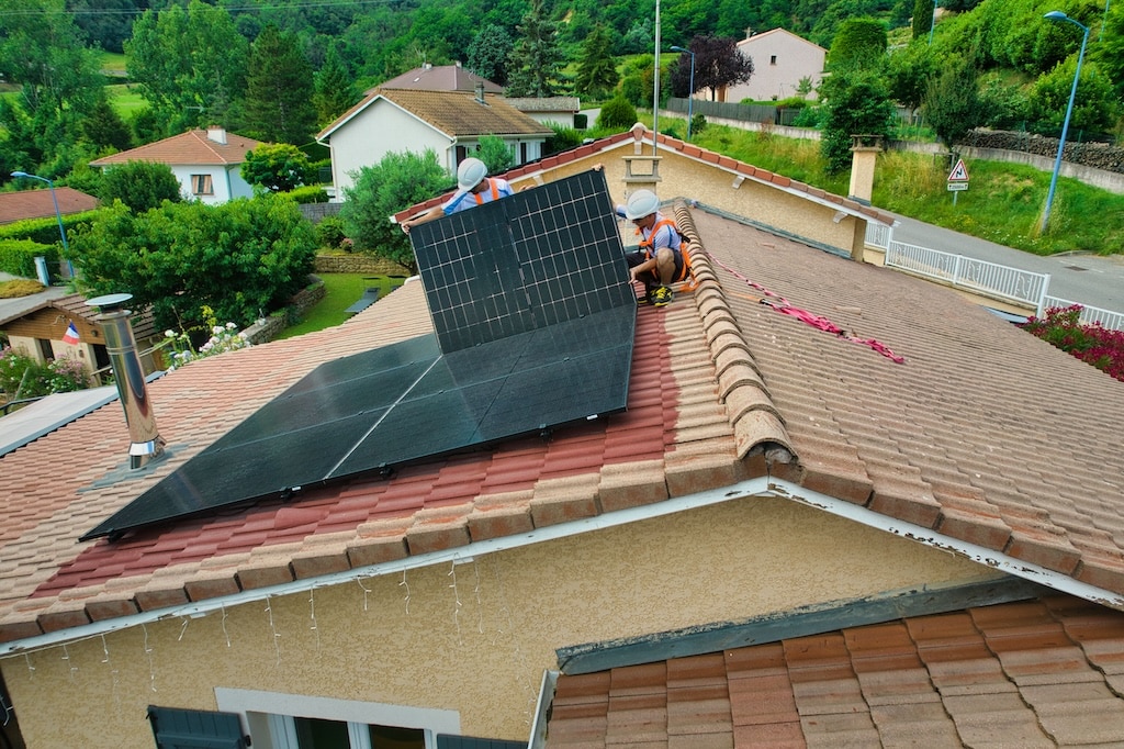 découvrez comment protéger votre investissement dans les systèmes photovoltaïques grâce à des conseils pratiques et des stratégies efficaces. maximisez votre retour sur investissement tout en contribuant à une énergie durable.