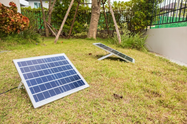 découvrez comment intégrer un panneau solaire dans votre jardin pour maximiser l'énergie renouvelable, embellir vos espaces extérieurs et réduire vos factures d'électricité. optimisez l'éclairage de votre jardin tout en respectant l'environnement grâce à des solutions solaires innovantes.