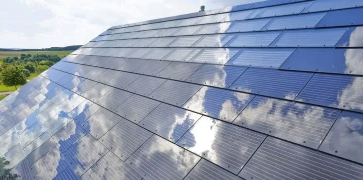 découvrez le coût des toits solaires tesla et comment ils peuvent transformer votre maison en une source d'énergie durable. informez-vous sur les avantages financiers et écologiques d'installer un toit solaire tesla.