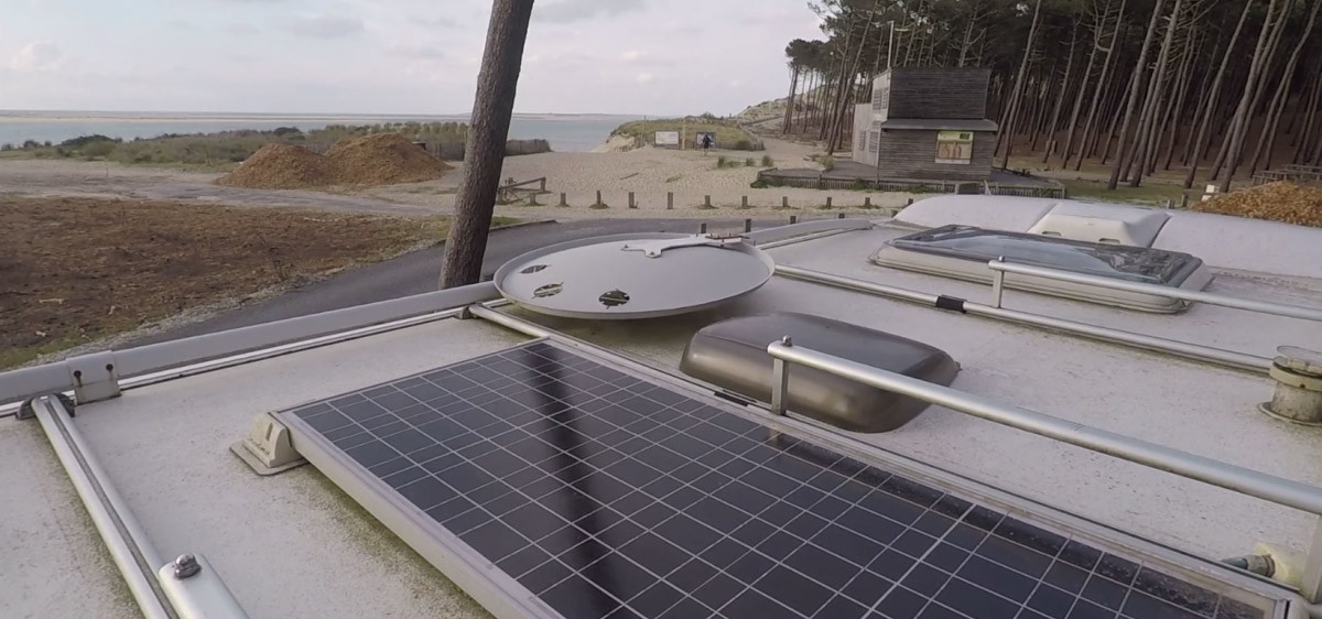 découvrez comment maximiser l'autonomie de vos panneaux solaires pour une production d'énergie durable et économique. apprenez les astuces et techniques pour optimiser leur performance et réduire votre dépendance énergétique.