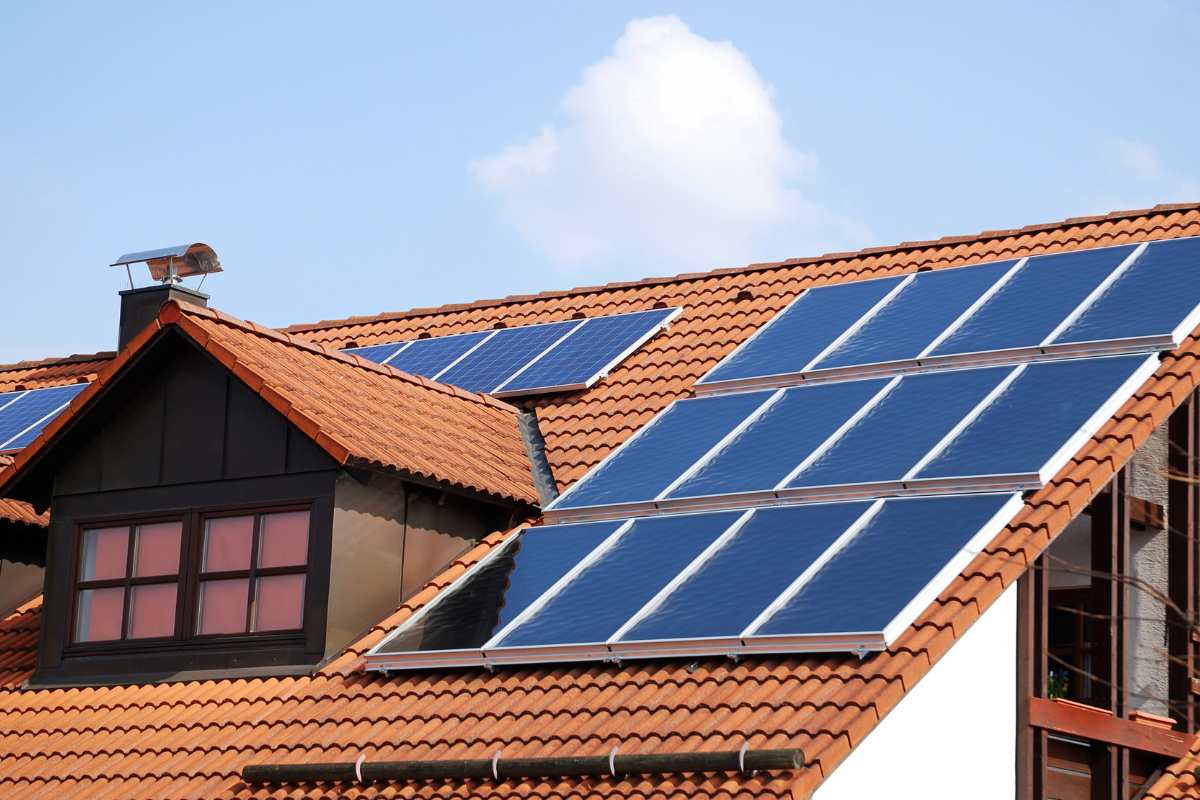 découvrez comment installer facilement un panneau solaire sur une prise 220v pour profiter d'une source d'énergie renouvelable à domicile. ce guide vous accompagne étape par étape pour maximiser votre autonomie énergétique tout en réduisant vos factures d'électricité.