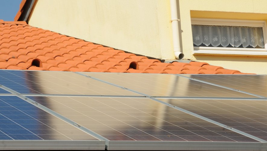 découvrez comment l'investissement dans un toit solaire peut transformer votre maison tout en réduisant vos factures d'énergie. explorez les avantages écologiques et économiques d'une installation solaire, ainsi que les aides et subventions disponibles pour rendre votre projet accessible.