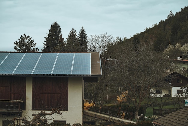 découvrez comment les toits photovoltaïques peuvent transformer l'avenir énergétique de votre maison. optez pour une solution durable et rentable tout en réduisant votre empreinte carbone.