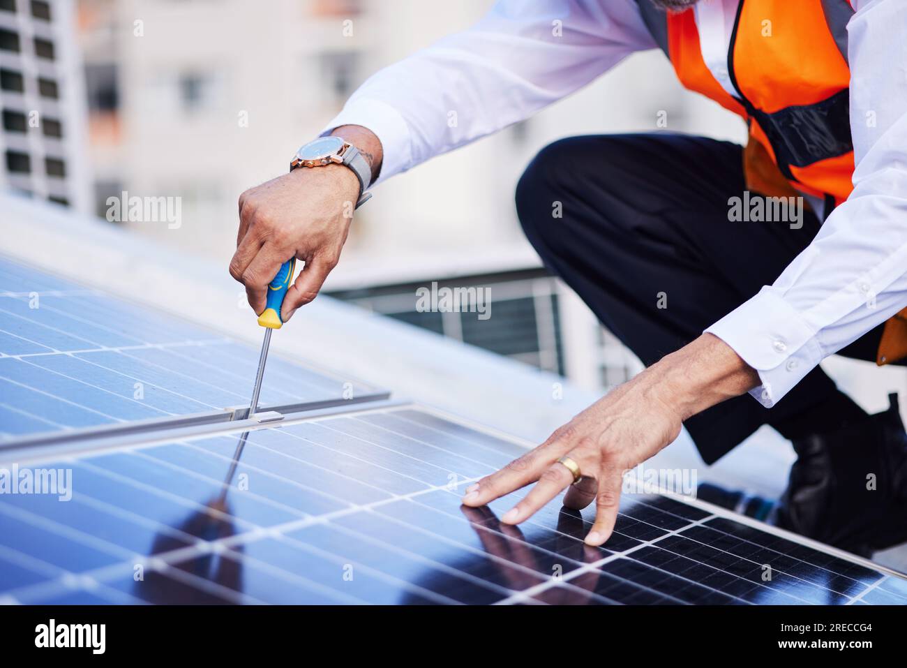 découvrez l'importance de la durabilité des panneaux solaires, un élément clé pour garantir leur efficacité et leur impact environnemental positif. apprenez comment la longévité et la recyclabilité des matériaux utilisés font des panneaux solaires une solution énergétique durable et respectueuse de l'environnement.