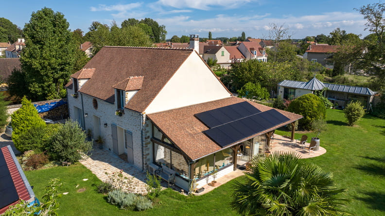 découvrez les nombreux avantages d'une pergola solaire : profitez d'un espace extérieur ombragé tout en réduisant votre consommation d'énergie, améliorez le confort de votre maison et ajoutez une touche esthétique à votre jardin. optez pour une solution durable et écologique qui valorise votre espace de vie.