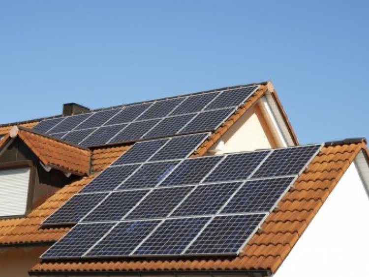 découvrez les nombreux avantages des panneaux solaires installés sur votre toiture : économies d'énergie, réduction de votre empreinte carbone, valorisation de votre bien immobilier et indépendance énergétique. optez pour une solution durable et écologique dès aujourd'hui !
